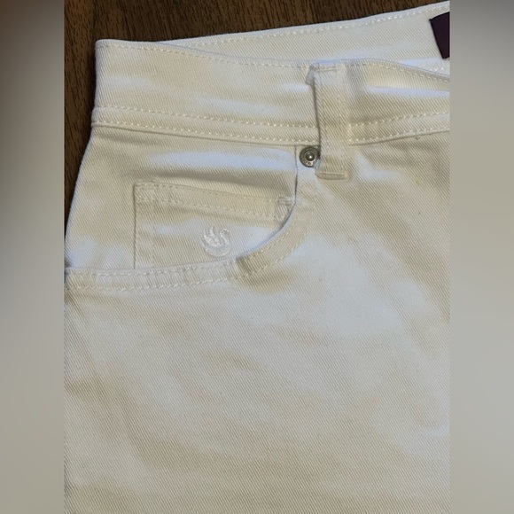 Gloria Vanderbilt White Straight Leg Jeans - Picture 5 of 11